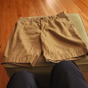 Tommy Hilfiger mens khaki shorts 32" waist.